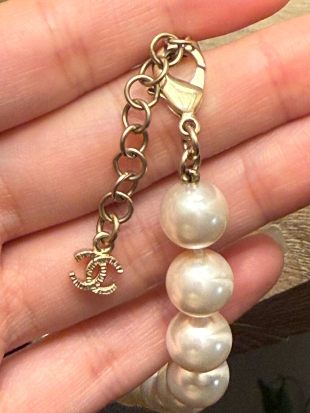 Chanel Faux Pearl CC Choker Necklace Gold Tone Logo Adjustable Excellent Conditi - Picture 6 of 6